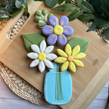 SPRING COOKIE DECORATING - Monday, April 7/25 at 5:30pm